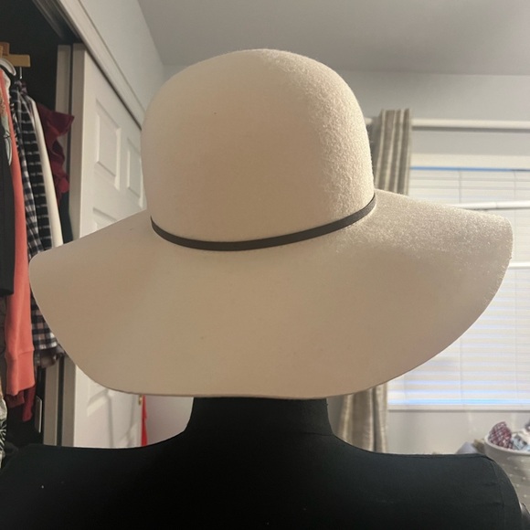 NWT a new day 100% wool cream colored hat - Picture 6 of 6